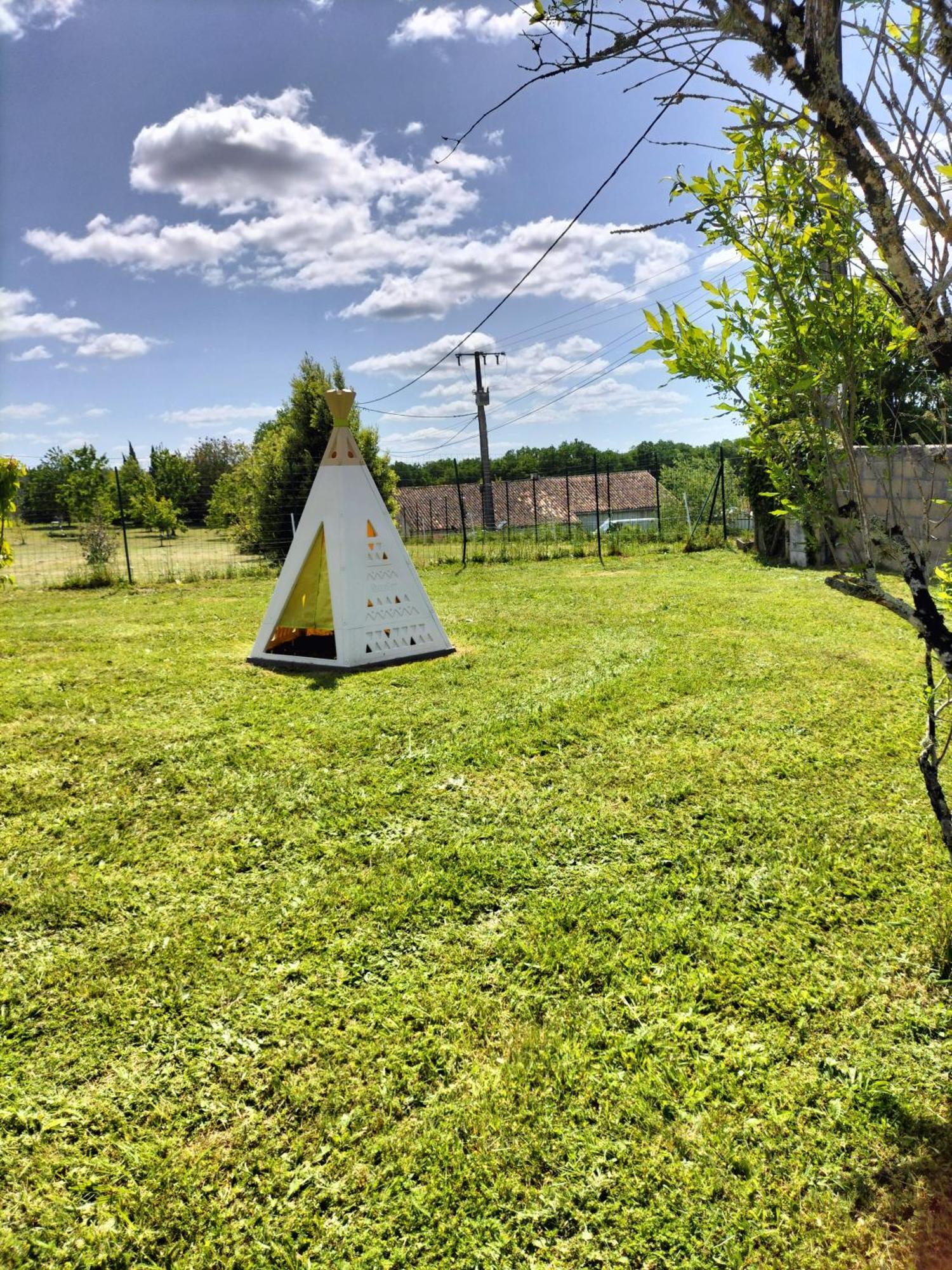 Tiny House Guest House Saint-Vallier  Bagian luar foto